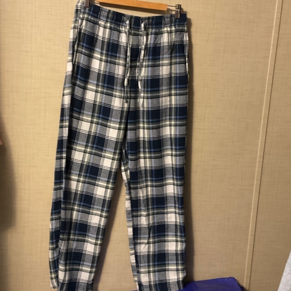Croft & Barrow Men's Navy and White Plaid Joggers